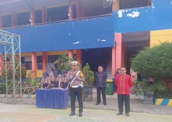 Peduli Generasi Penerus Bangsa, Kasat Lantas Polres Torut Gelar Jumat Curhat di SMPN 2 Rantepao