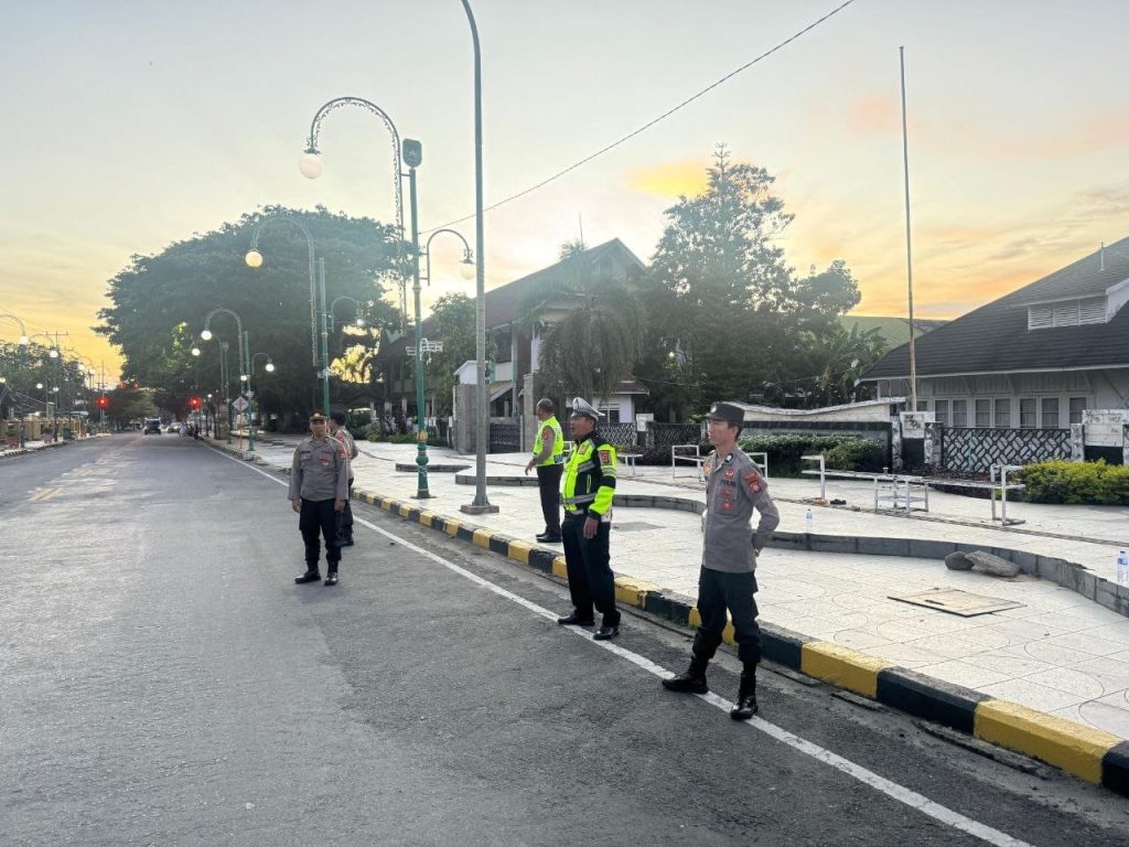 Antisipasi Balap Liar Saat Subuh, Personel Polres Palopo Lakukan Pengamanan