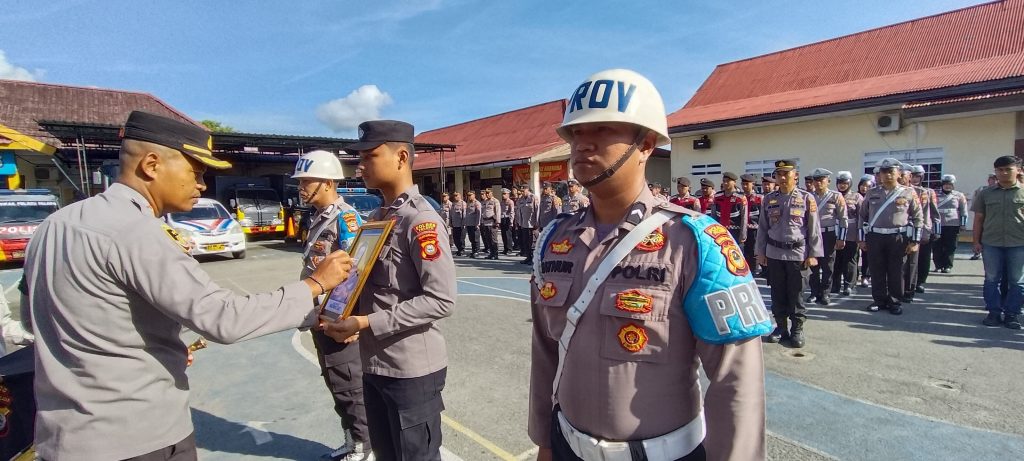 Kapolres Palopo Pimpin Upacara Pemberhentian Tidak Dengan Hormat Personelnya