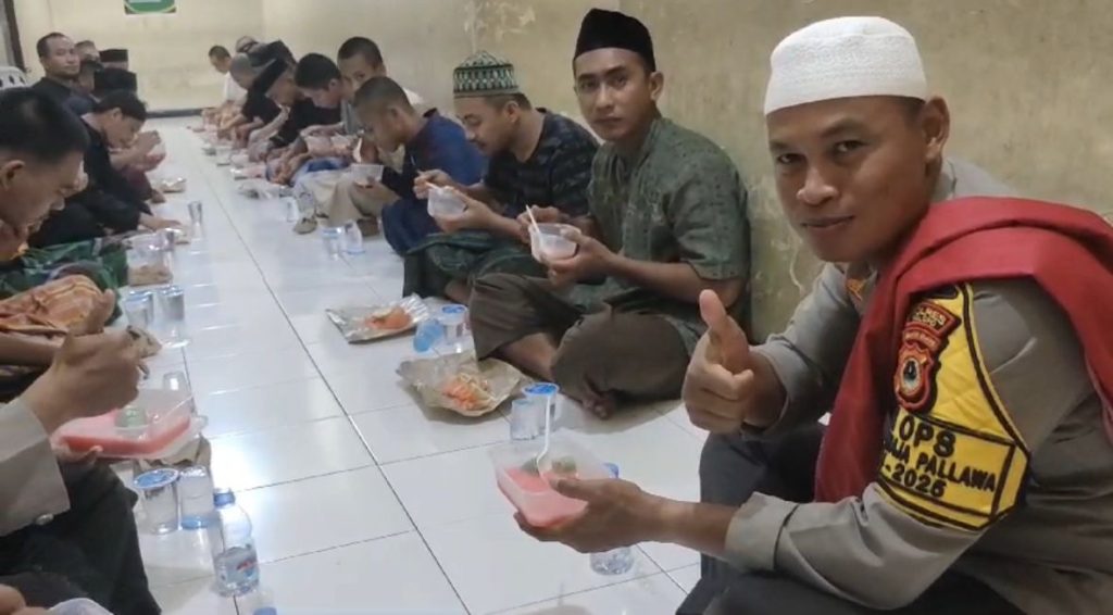 Manfaatkan Momen Ramadhan, Kapolres Palopo Buka Puasa Bersama Dengan Para Tahanan