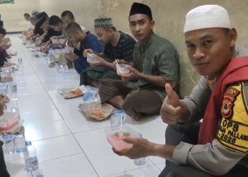 Manfaatkan Momen Ramadhan, Kapolres Palopo Buka Puasa Bersama Dengan Para Tahanan