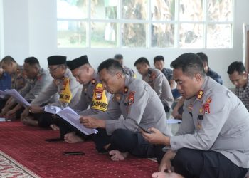 Manfaatkan Momen Ramadhan, Kapolres Wajo bersama PJU Melakukan Tadarus Al-Quran