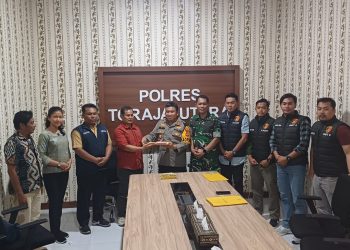 Jual Minyakkita di Atas HET, Kapolres Toraja Utara Serahkan 35 Juta ke BKAD 