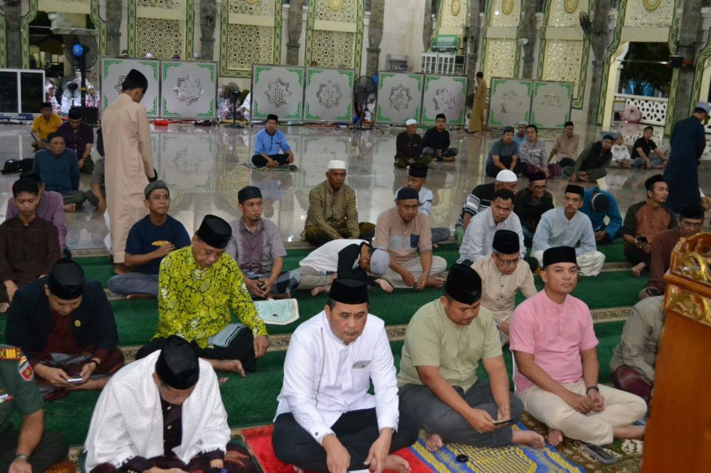 Hadiri Peringatan Malam Nuzulul Quran, Kapolres Maros: Jadikan Al-Qur'an Landasan Dalam Bertindak dan Berperilaku