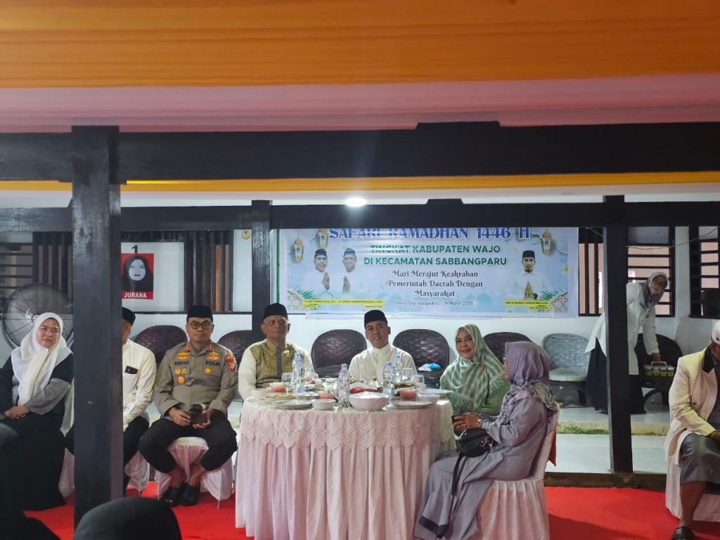 Kapolres Wajo bersama Bupati dan Wakil Bupati Gelar Safari Ramadan di Sabbangparu