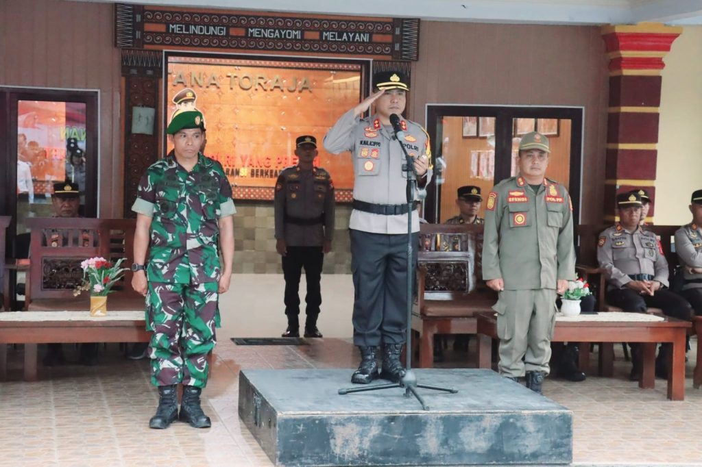 Kapolres Tana Toraja Pimpin Apel Kesiapan Pam Malam Takbiran dan Idul Fitri 1446 H