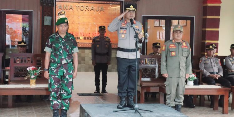 Kapolres Tana Toraja Pimpin Apel Kesiapan Pam Malam Takbiran dan Idul Fitri 1446 H