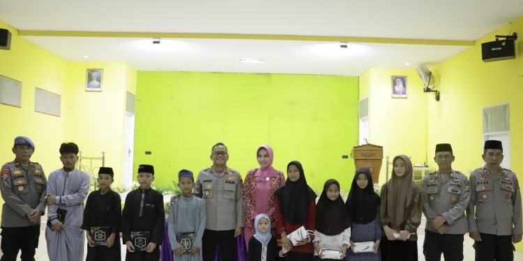 Kapolres Pinrang bersama Ketua Bhayangkari dan PJU Buka Puasa Bersama Anak Panti Asuhan