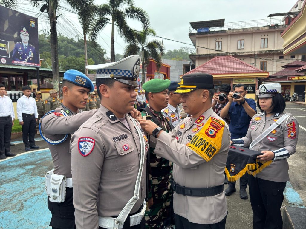 Kapolres Tana Toraja Pimpin Apel Gelar Pasukan Persiapan Pengamanan Perayaan Idul Fitri 1446 H
