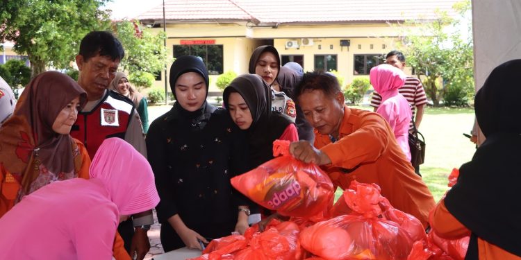 Polres Luwu Gelar Bazar Ramadhan dan Bakti Sosial untuk Masyarakat