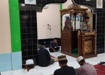 Tingkatkan Nilai Keagamaan Selama Ramadhan, Kapolsek Belopa Dakwah Keliling Masjid