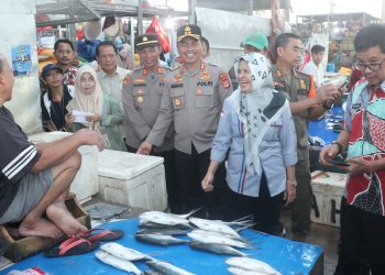 Memasuki Bulan Ramadhan, Kapolres Wajo bersama Forkopimda Sidak Sejumlah Pasar dan Gudang Bulog 