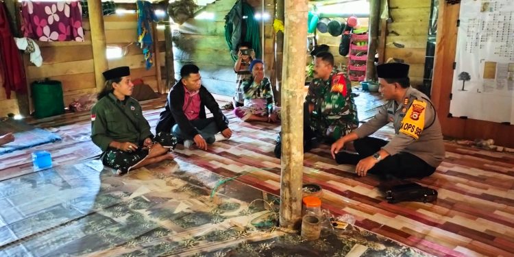 Kapolsek Tompobulu Polres Maros Datangi Rumah Pimpinan Aliran Sesat Tarekat Ana Loloa