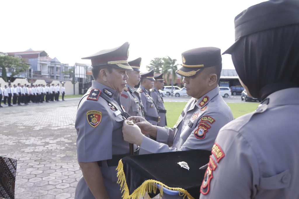 Kapolres Pinrang Pimpin Pelantikan Wakapolres dan Sertijab Kabag Ops dan Kapolsek Suppa 