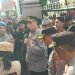 Personel Polres Bone Hadapi Pengunjuk Rasa Dari Mahasiswa dan Forbes Dengan Humanis