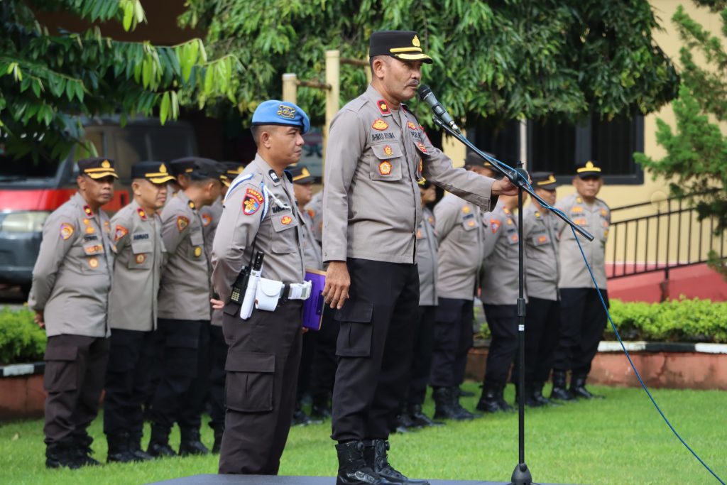 Wakapolres Maros Instruksikan Personel Kedepankan Sikap Humanis dan Responsif 