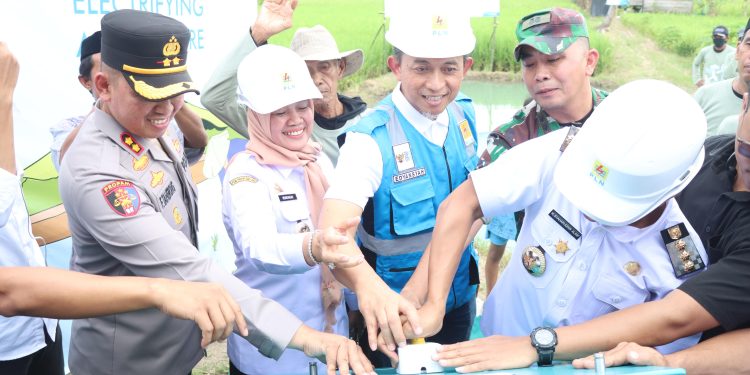 Kapolres Sidrap dan Forkopimda Resmikan Listrik Masuk Sawah di Baranti