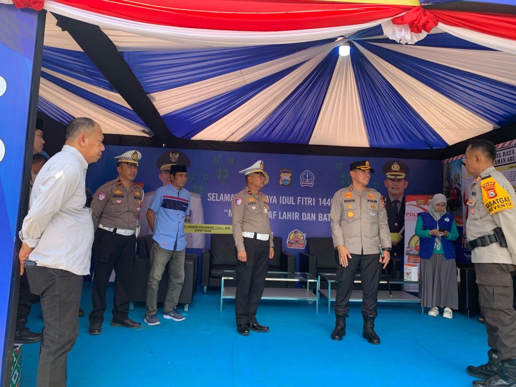 Memasuki Puncak Arus Mudik, Kapolres Bone bersama PJU Cek Posko Operasi Ketupat