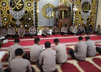 Ikuti Tadarus Al-Qur’an, Kapolres Luwu Panjatkan Doa untuk Masyarakat dan Anggota