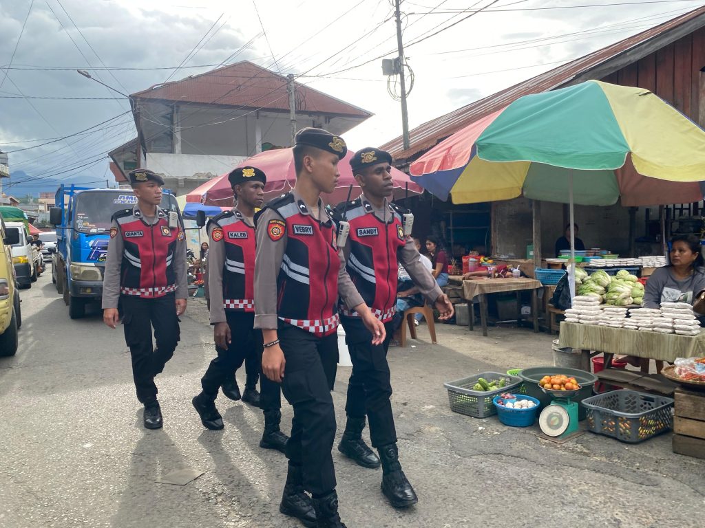 Ciptakan Rasa Aman dan Nyaman Jelang Buka Puasa, Sat Samapta Polres Tator Gelar Patroli