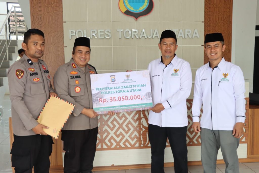 Jelang Hari Raya Idul Fitri, Kapolres Toraja Utara Serahkan Zakat Fitrah Personel Ke Baznas