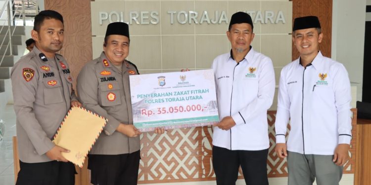 Jelang Hari Raya Idul Fitri, Kapolres Toraja Utara Serahkan Zakat Fitrah Personel Ke Baznas