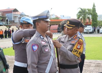 Pastikan Kelancaran Arus Mudik Lebaran, Kapolres Pinrang Pimpin Apel Gelar Pasukan Ops Ketupat
