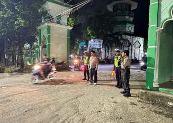 Jamin Keamanan Masyarakat Saat Ibadah, Kapolres Maros Cek Personel Yang Bertugas