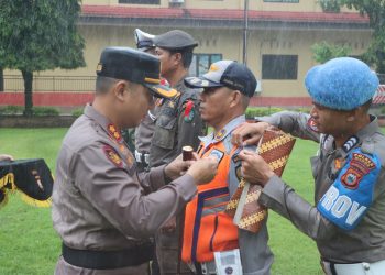 Kapolres Maros Laksanakan Apel Gelar Pasukan Operasi Ketupat 2025 Dibawah Guyuran Hujan