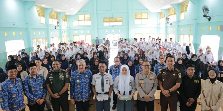 Kapolres Pinrang Hadiri Launching Program Makan Bergizi Gratis Untuk Anak Sekolah