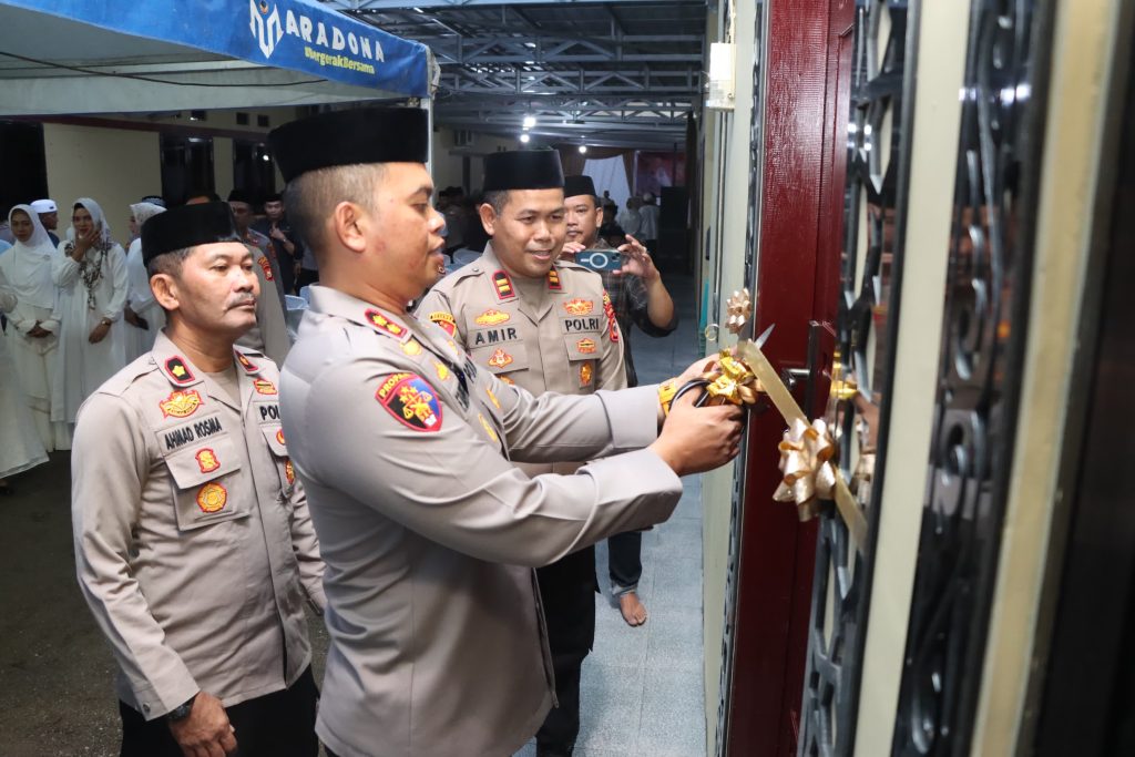 Kapolres Sidrap Resmikan Musholla Al-Amanah Polsek Dua Pitue