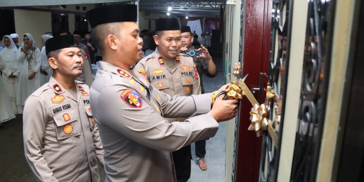 Kapolres Sidrap Resmikan Musholla Al-Amanah Polsek Dua Pitue