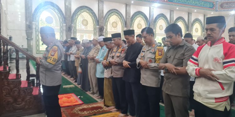 Polres Maros Gelar Sholat Ghoib Untuk 3 Polisi Yang Gugur Dalam Bertugas di Lampung
