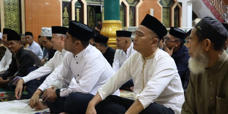 Kapolres Pinrang dan Forkopimda Safari Ramadhan di Masjid Rahmah Mattiro Bulu