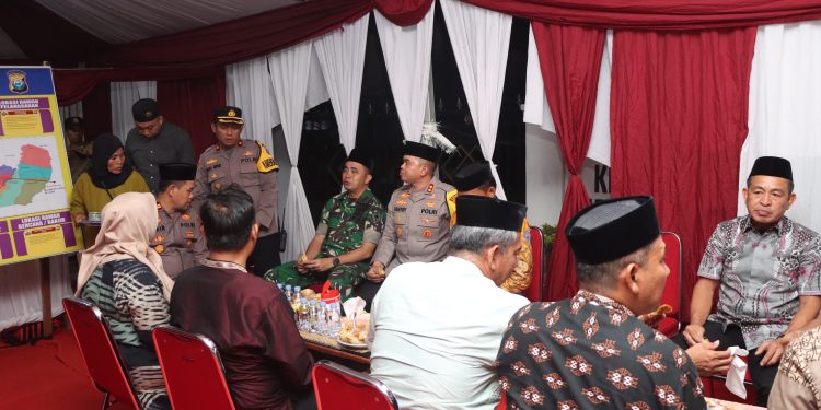 Kapolres Sidrap dan Pimpinan Daerah Tinjau Pos Pengamanan Operasi Ketupat