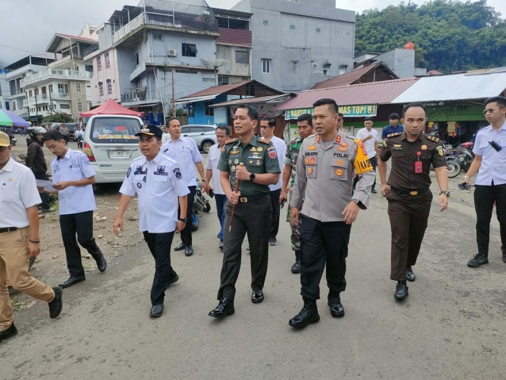 Pastikan Stok Aman dan Harga Stabil, Kapolres Tana Toraja bersama Forkopimda Sidak Pasar - Pertamina