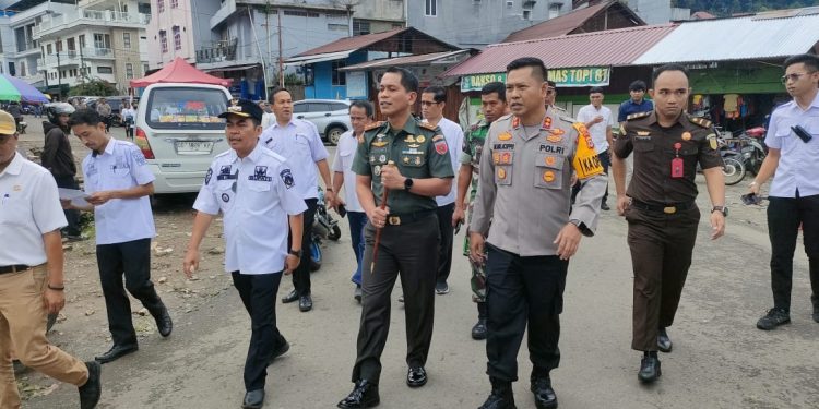 Pastikan Stok Aman dan Harga Stabil, Kapolres Tana Toraja bersama Forkopimda Sidak Pasar - Pertamina