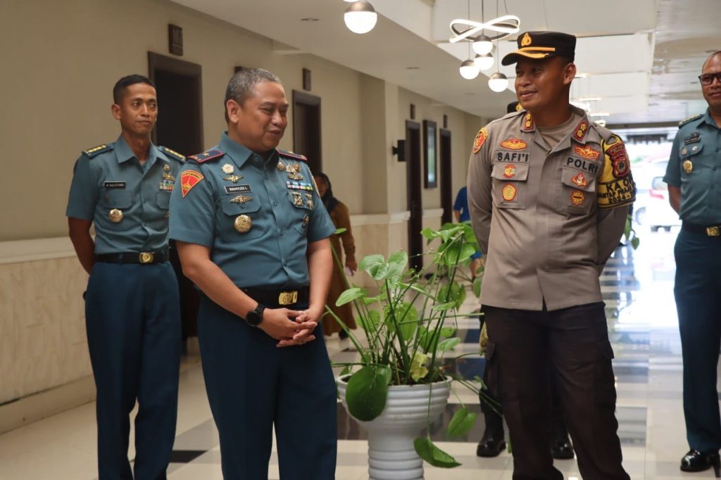 Kapolres Palopo Lakukan Silaturahmi Dengan Danlantamal VI