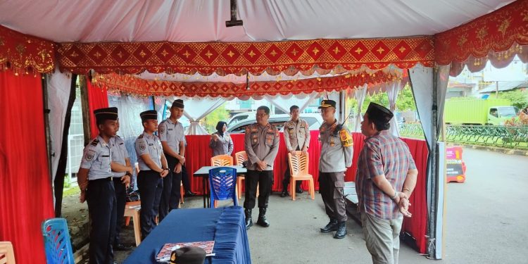 Pastikan Kelancaran Arus Mudik dan Idul Fitri, Kapolres Palopo Cek Personel di Posko Ops Ketupat