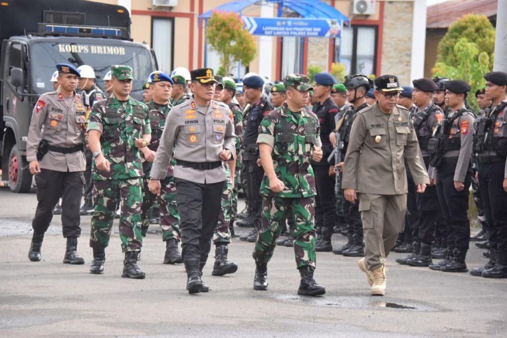 Kapolres Bone bersama Forkopimda Laksanakan Apel Gelar Pasukan Ops Ketupat