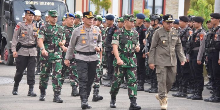 Kapolres Bone bersama Forkopimda Laksanakan Apel Gelar Pasukan Ops Ketupat