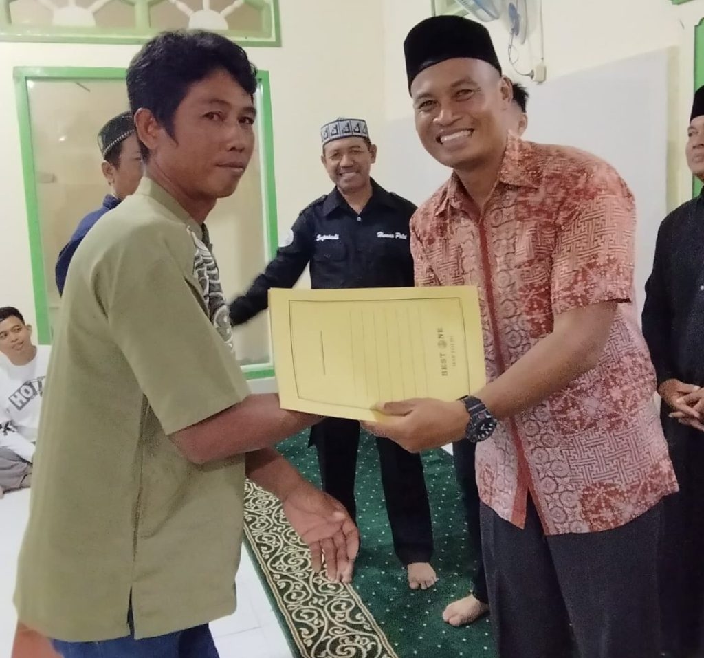 Kapolres Palopo Safari Ramadhan di Masjid As-Sa’diah Sekaligus Beri Santunan Ke Mualaf