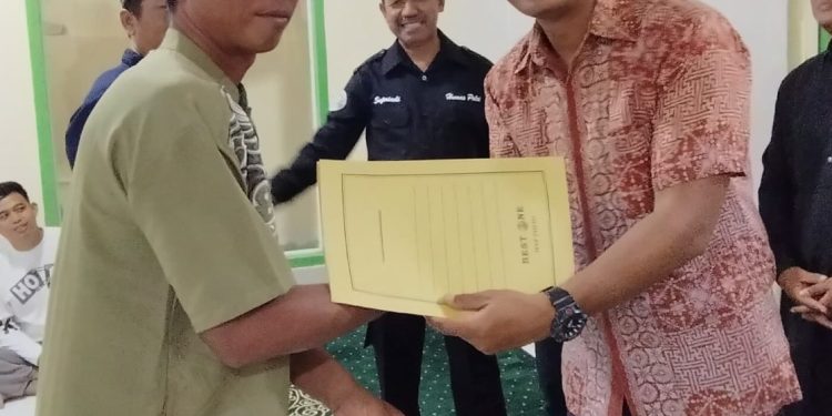 Kapolres Palopo Safari Ramadhan di Masjid As-Sa’diah Sekaligus Beri Santunan Ke Mualaf