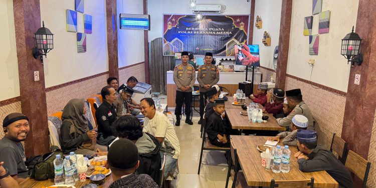 Kapolres Maros Buka Puasa Bersama Awak Media
