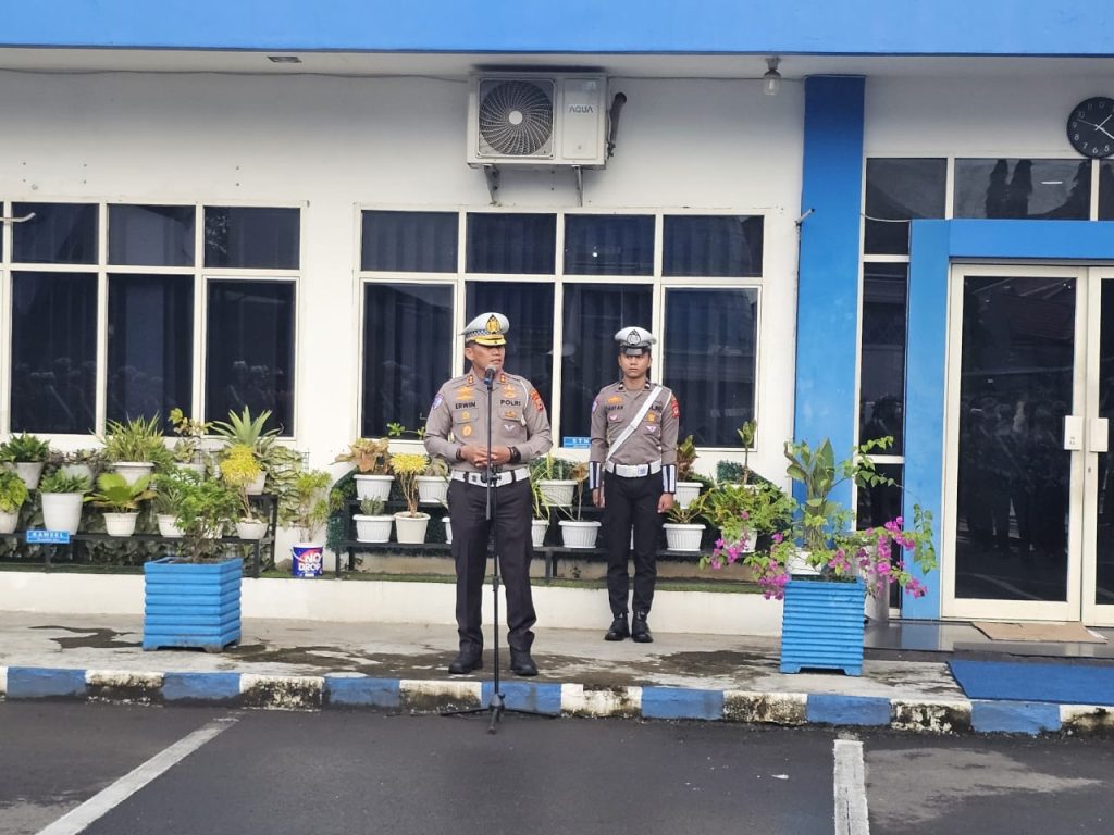 Pimpin Apel Pagi Perdana, Wadirlantas Polda Sulsel Ajak Personel Sukseskan Beyond Trust Presisi