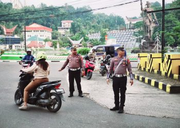 Personel Sat Lantas Polres Tana Toraja Beri Pelayanan Terbaik ke Masyarakat