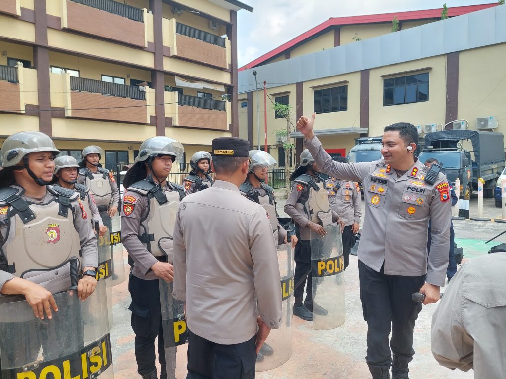 Kapolres Gowa Saksikan Latihan Pengendalian Massa Persiapan Pengamanan Hari Buruh