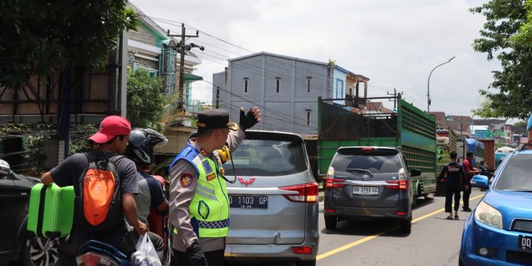 Arus Balik Diprediksi Terjadi Pada Sabtu-Senin, Ini Himbauan Kapolres Maros Untuk Masyarakat