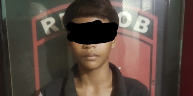 Personel Polres Maros Amankan Anak Jalanan Yang Ancam Pengendara Gunakan Busur