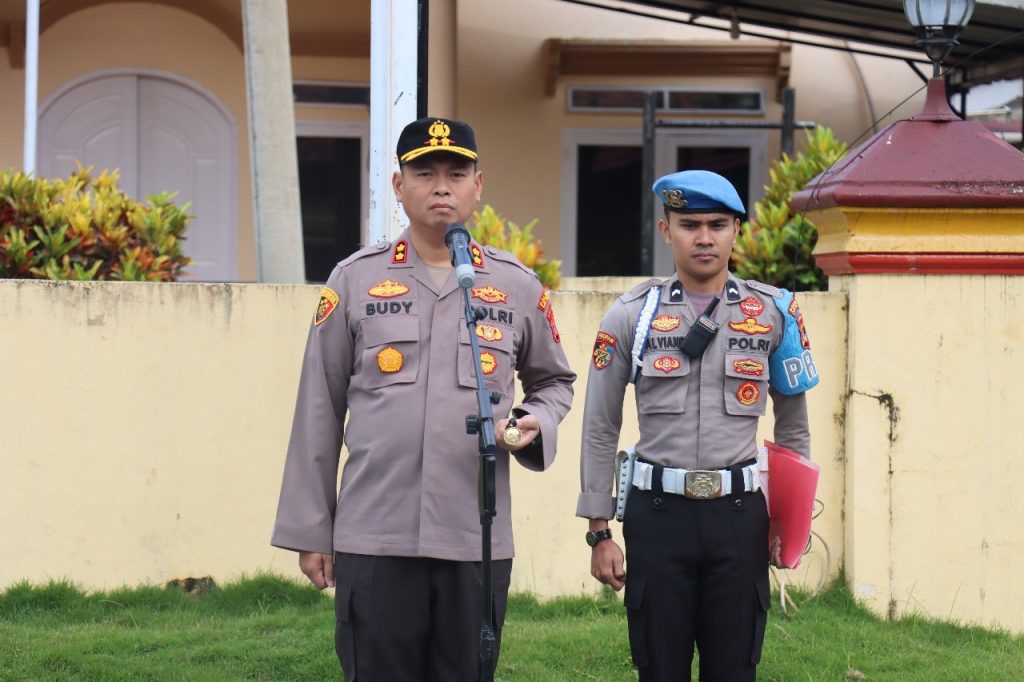 Apel Pagi Perdana, Kapolres Tana Toraja Tekankan Peningkatan Pelayanan Kepada Masyarakat